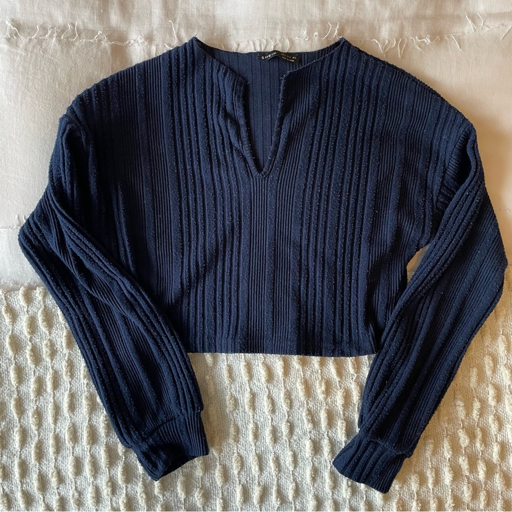 SHEIN Cropped Notched Neck Top 💙